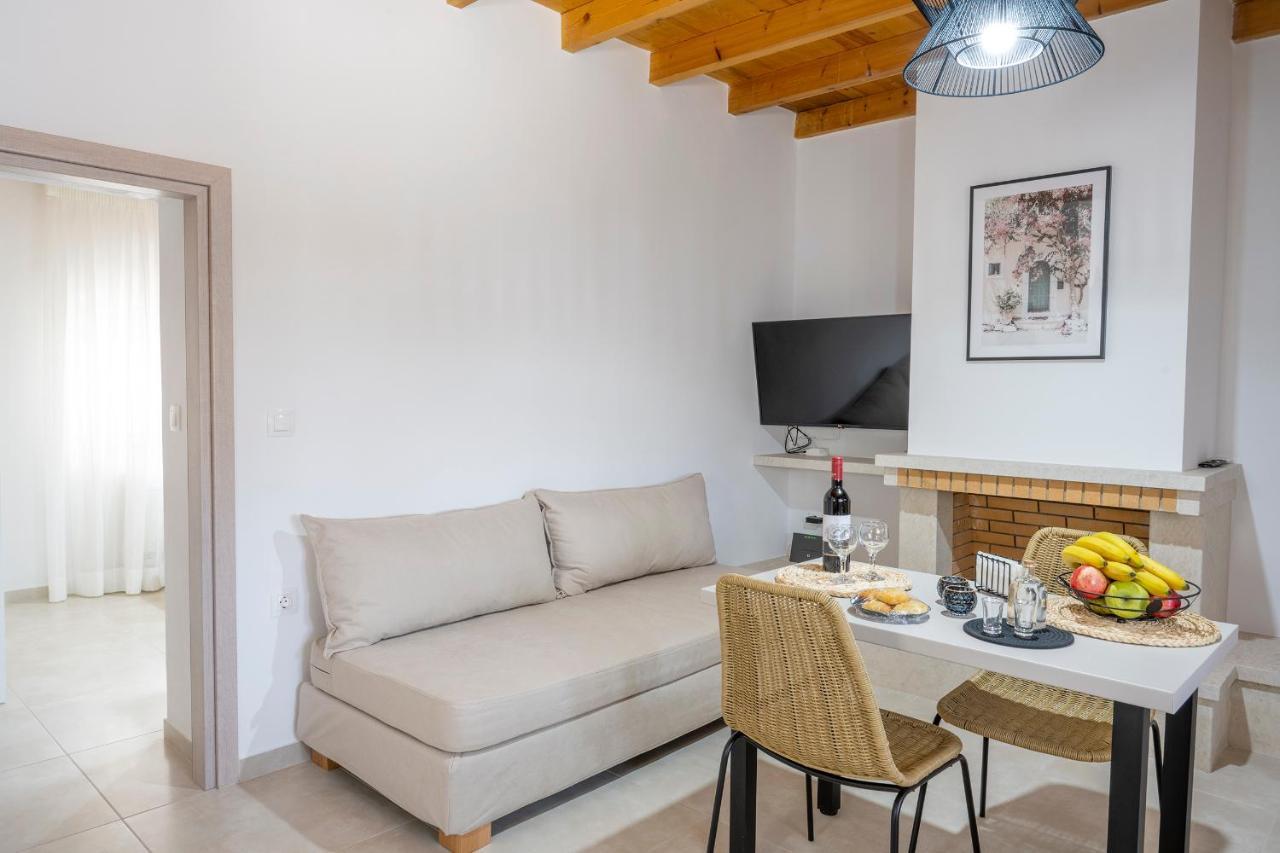 Klelia'S Apartments 古卡斯特隆 外观 照片